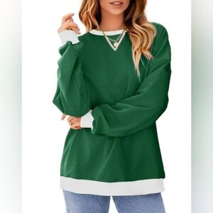 Fantaslook Green and White Sweatshirt